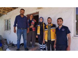 Hastaneyi beklemeyip ambulansta doğan Nehir bebek paramedik ekibiyle buluştu