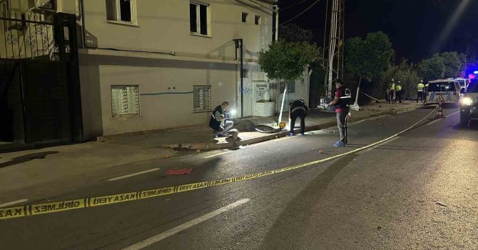 Adana’da otomobil bisikletli yaşlı adama çarpıp kaçtı: 1 ölü