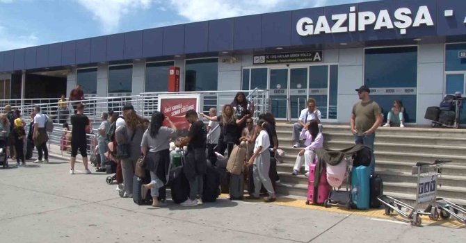 Antalya’da Gazipaşa Havalimanındaki uçak arızası diğer uçakların yolcularını vurdu