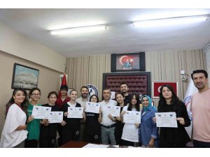 Kozanlı öğrenciler "Bağlı ol ama Bağımlı Olma" projesi ile Avrupa’ya açıldı