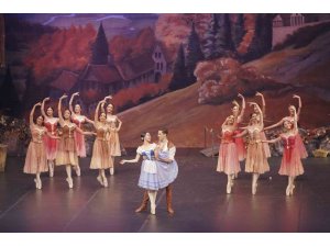 ’Giselle’ balesi, son temsilini kapalı gişe sahneledi