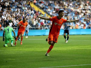 Trendyol Süper Lig: Adana Demirspor: 1 - RAMS Başakşehir: 4 (İlk yarı)