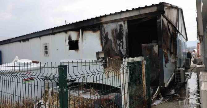 Prefabrik banka şubesinde korkutan yangın