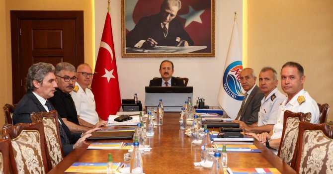 Mersin’de, çeşitli suçlardan aranan bin 592 şahıs yakalandı