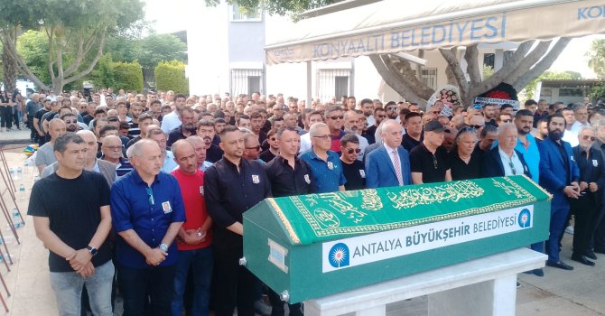 SEVİLEN İŞ İNSANI GÖZYAŞLARIYLA UĞURLANDI