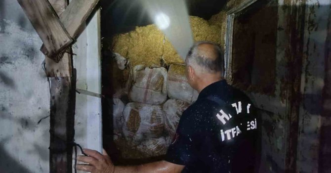 Dörtyol’da samanlık yangını