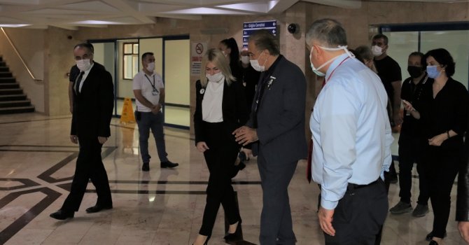 Rektör Özkan, Başkan Böcek’i Serviste Ziyaret Etti