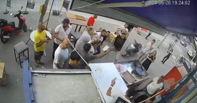 Dükkanı taş ve sopalarla dağıtılan kadın gözyaşlarıyla yaşadıklarını anlattı