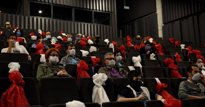 Pazar Sineması devam ediyor