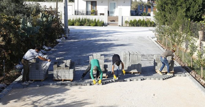Yeşilbayır Mahallesi’nde parke yollar yapılıyor