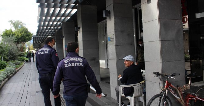 Büyükşehir Zabıtasından Kemer’de denetim