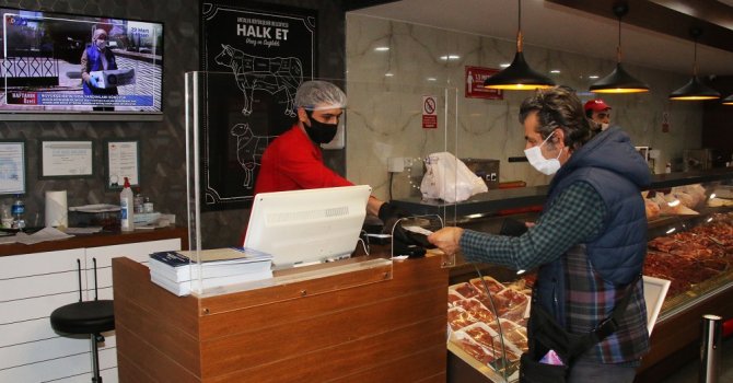 Halk Et Satış Mağazalarında 1 yılda 321 ton et ürünü satıldı