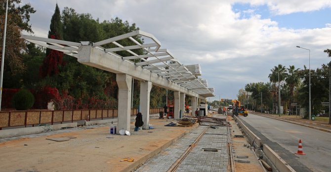 Kepez- Konyaaltı Caddesi raylarla bağlandı