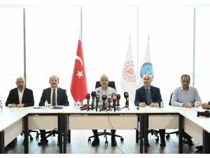 Bakan Uraloğlu: "Hem Mersin’de, hem Adana’da yeni konteyner veya dökme yük liman projelerimiz devam ediyor"