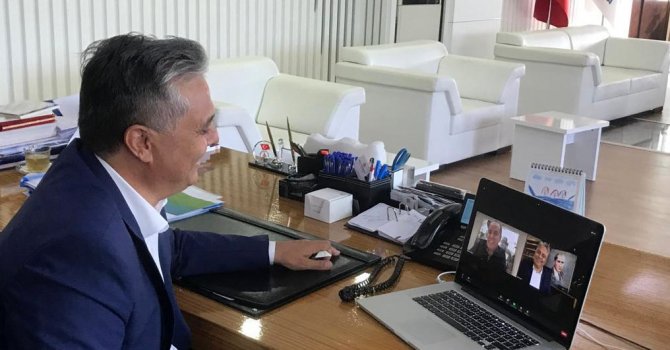 Başkanlar online görüştü