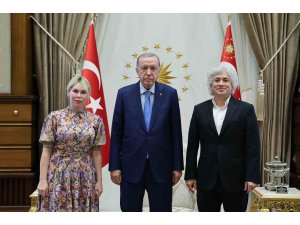 AÜ Rektörü Prof.Dr. Özlenen Özkan yeniden rektör olarak atandı