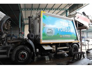 Yüreğir Belediyesi çöp suyu akıtan araçları tamir ettirdi