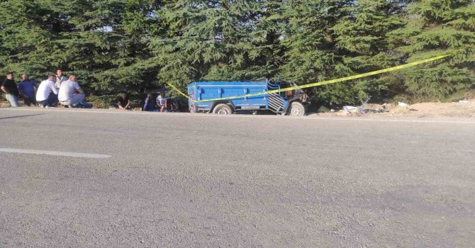 Isparta’da otomobil patpatla çarpıştı: 2 ölü, 8 yaralı