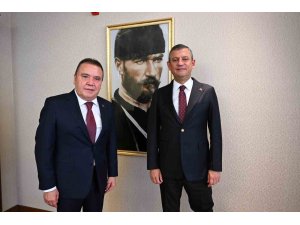 Muhittin Böcek’ten, CHP Genel Başkanı Özgür Özel’e geçmiş olsun ziyareti