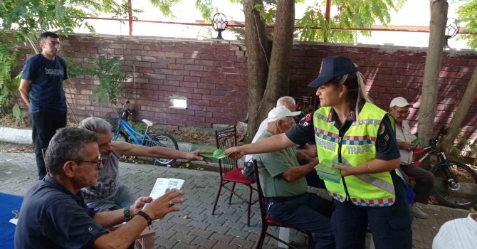 Jandarma Akseki’de trafik eğitimi verdi