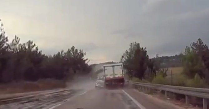 Baba ile 6 yaşındaki kızının öldüğü kazanın feci görüntüleri ortaya çıktı