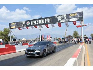 Antalya’da Oto Drag yarışları nefesleri kesti
