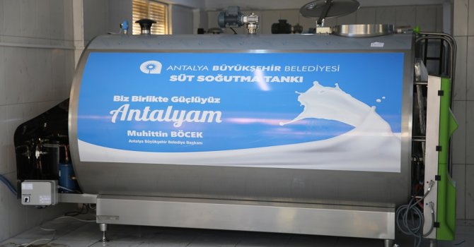 Büyükşehir’den Manavgat süt üreticilerine süt tankı desteği