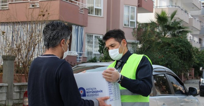 Büyükşehir’den ihtiyaç sahibi ailelere destek