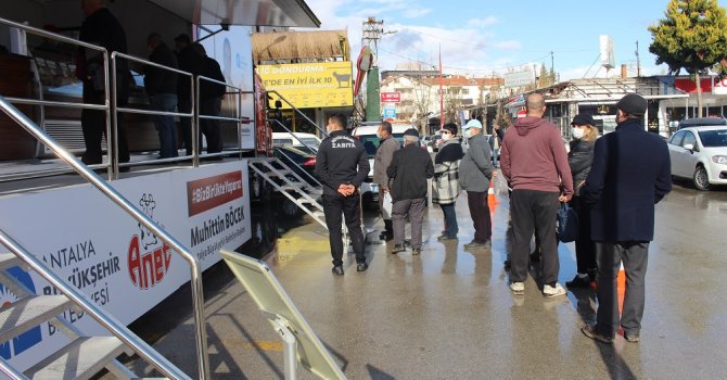 Halk Et Tırı yoğun ilgi gördü