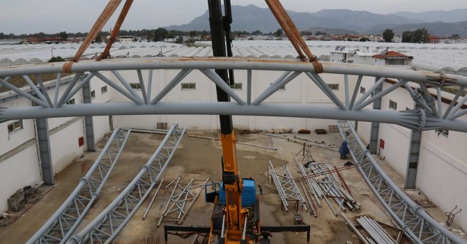 Kaş Ova Spor Salonu inşaatı tüm hızıyla devam ediyor
