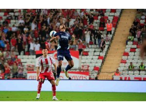 Trendyol Süper Lig: Antalyaspor: 0 - Fenerbahçe: 0 (İlk yarı)