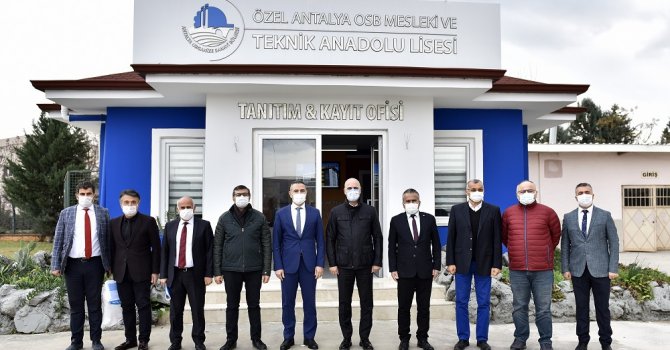 Başkan Bahar, İl Milli Eğitim Müdürü'ne Teknik Kolej'i tanıttı