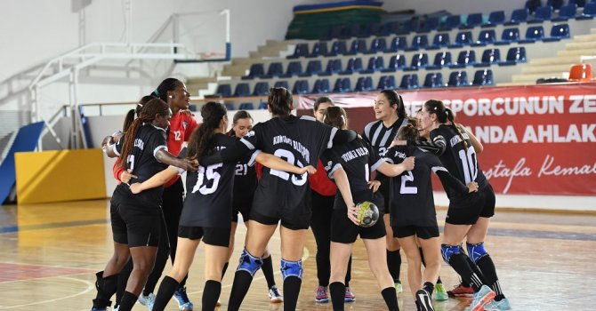 Mavi Kelebekler’den muhteşem galibiyet