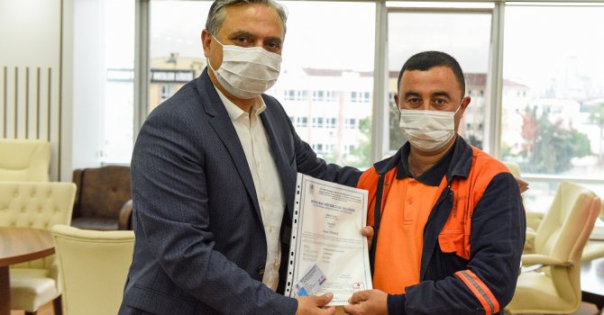 Sertifikaları Başkan Uysal verdi