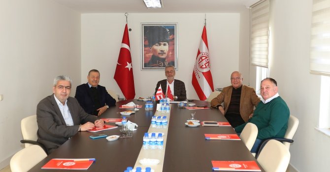 Eski başkanlardan tam destek