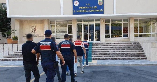 Mersin merkezli göçmen kaçakçılığı operasyonunda 5 şüpheli yakalandı