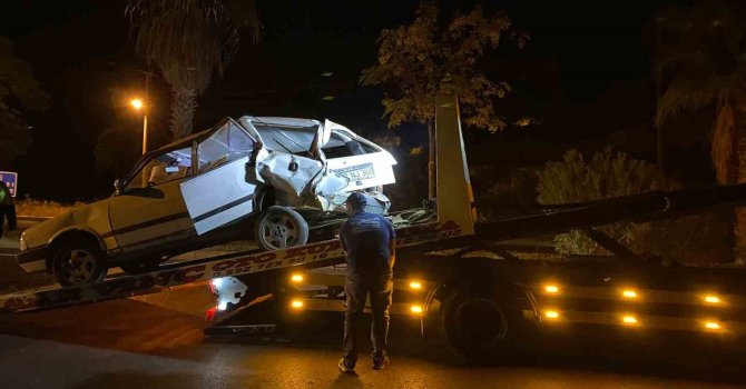 Ticari araç ve otomobil çarpıştı: 1 yaralı