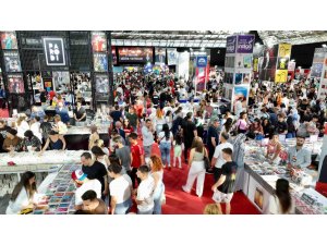 Antalya Kitap Fuarı’nda genç yazarlar okurlarıyla buluştu