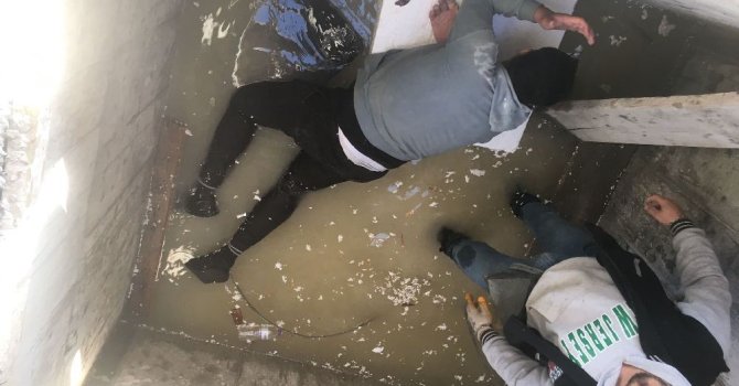 Çalıştığı inşaattan beton zemine düşen işçi yaralandı