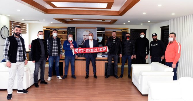 Antalyaspor’un 55’inci doğum gününde Muratpaşa’dan taraftara hediye