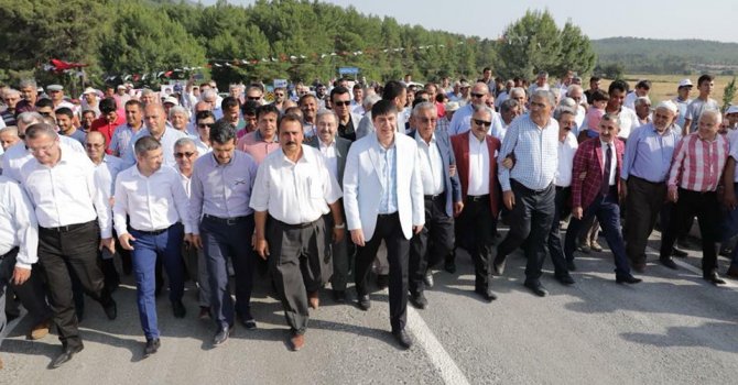 Menderes Türel sevenleri havaalanında buluşuyor