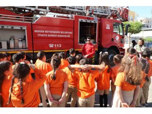 Mersin İtfaiye Teşkilatı öğrencileri ağırladı