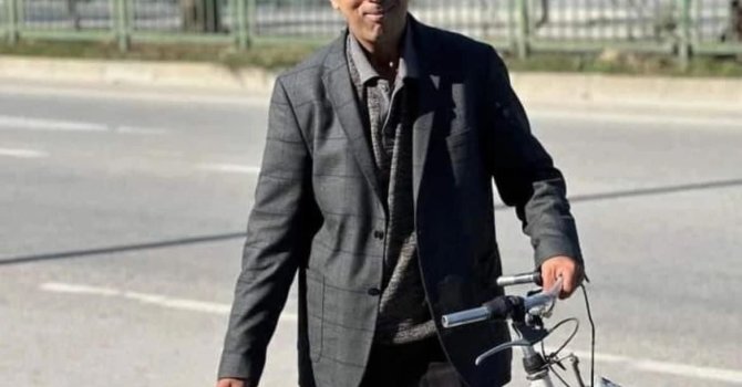 Bisikletiyle yaptığı mitinglerle tanınan bağımsız adayın ağır yaralandığı feci kaza kamerada