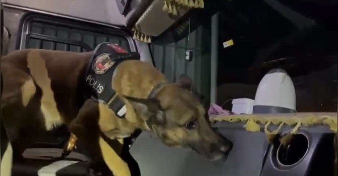 Osmaniye’de durdurulan tırda 26 kilo 650 gram uyuşturucu ele geçirildi