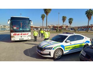 Adana’da zorunlu kış lastiği denetimi gerçekleştirildi