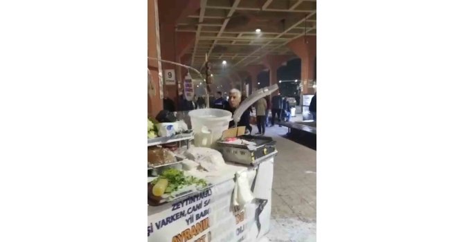 Tezgahına el konulan "Yılancı Osman" ortalığı birbirine kattı