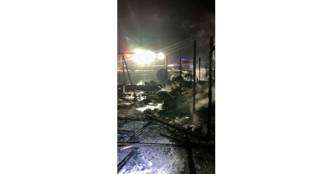 Tarsus’ta çadır yangını