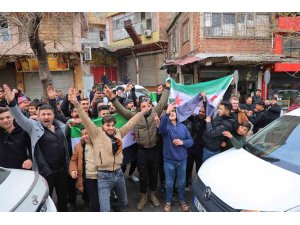 Kahramanmaraş’taki Suriyeliler Esed’ın gidişini kutladı