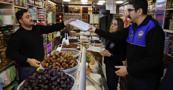 Adana’da zabıtadan usulsüzlüğe geçit yok