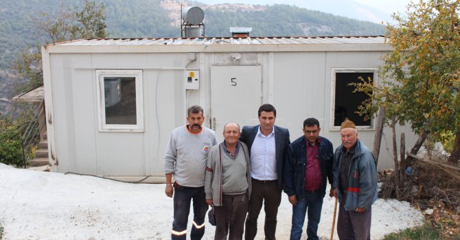 Barakada yaşayan yaşlı çift ev sahibi oldu